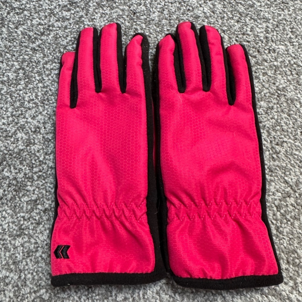 ISOTONER Gloves Womens Smart touch Bright Pink BlackTrim touchscreen compatible